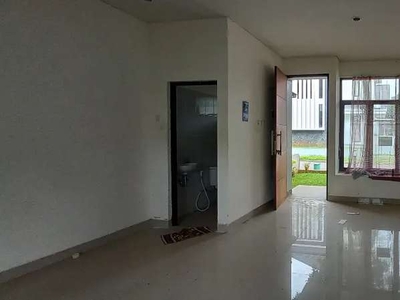 Sewa Rumah View Dpn Tmn 2LT Kedaton Dkt Beranda Bali UNIKA BSB City