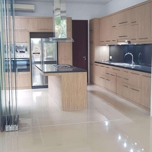 4 Bedroom + 2 Study Beautiful Modern House In Kemang