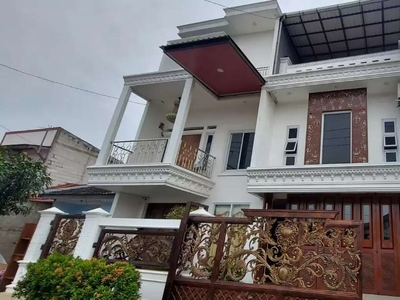 Dijual Cepat Rumah 3 Lantai di Bekasi Perum Karangsatria