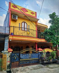 Dijual Rumah Kuning 2 lantai di Boulevard Hijau Bekasi