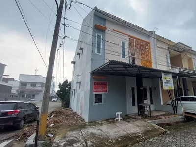 Dijual rumah 2 lantai posisi sudut komplek Graha Bukit Raflesia Kenten