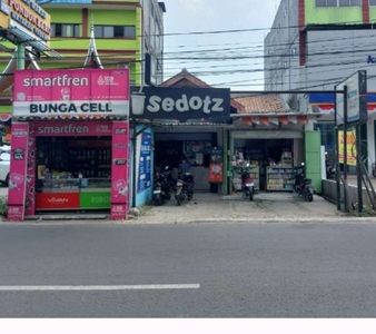 Dijual sangat murah total 3 toko 1 rumah di pinggir jalan ratujaya