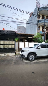 NL250- Dijual Cepat !! Rumah Tua Jalan 2 Mobil di Kelapa Puan , NEGO