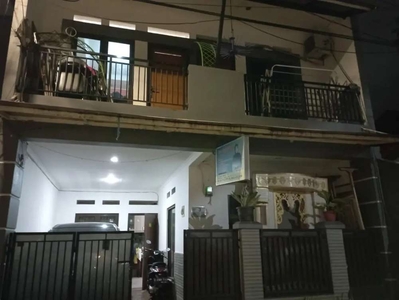Rumah 2 Lantai Akses 2 Mobil di Tebet Jakarta Selatan