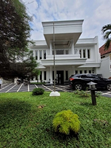Rumah 2 lantai cocok untuk Rumah kantor di Menteng Jakarta pusat