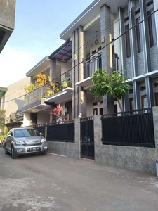 Rumah 2 Lantai Siap Huni di Bukit Nusa Indah Ciputat