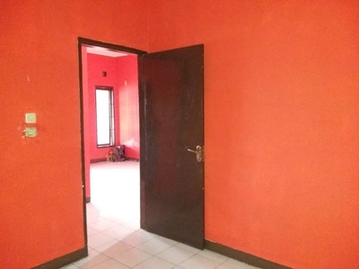 Rumah dijual di jalan utama perumahan