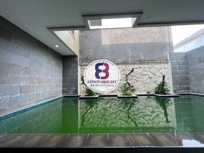 Rumah Dijual Kebayoran Bintaro Jaya dengan Swimming Pool Siap Huni