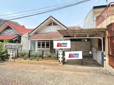 RUMAH LOKASI BAGUS BANGUNAN STANDARD HADAP SELATAN DI CITRA GARDEN 2