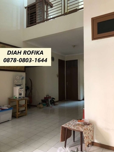 Rumah Nyaman 2 lantai Siap Huni Dijual di Sektor 2 Bintaro GB-11372