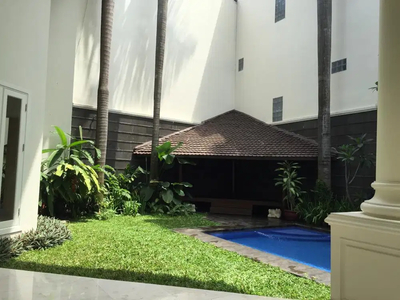 Classic American House With Private Pool In Pondok Indah Area