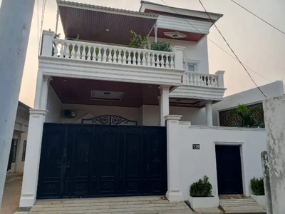 Dijual Rumah Asri 2 Lantai Dekat Grand Wisata Bekasi