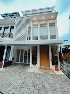 dijual Rumah Cigadung Full Furnished kota Bandung lokasi strategis