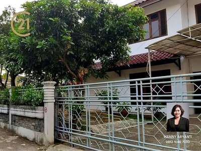 Dijual Rumah Lama Terawat Berlokasi di Jalan Utama di Bandung