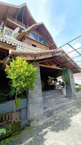 DIJUAL RUMAH LUAS BALINESE STYLE DENGAN MINI ROOFTOP DAERAH MUDING