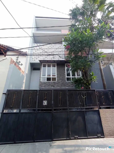 Dijual Rumah Secondary Dalam komplek Siap Huni Di Rawamangun Jakarta T