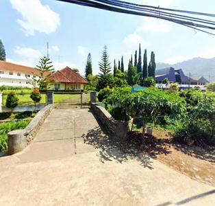 Dijual Villa Hitung Tanah Saja di Jantung Lokasi di Jl. Indragiri Batu