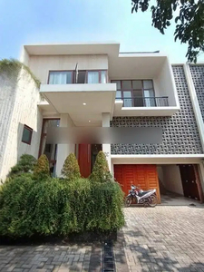 FOR RENT HOUSE SUPER LUX MODERN AT KEMANG