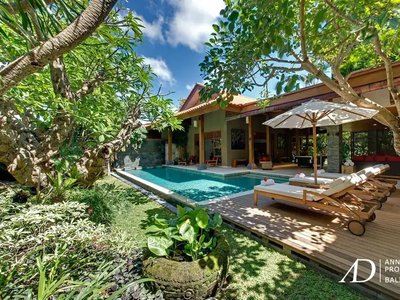 FREEHOLD 4-BEDROOM VILLA IN SEMINYAK, 300 M FROM THE BEACH