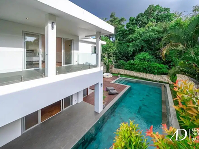 FREEHOLD STUNNING TWO-STORY VILLA IN UMALAS