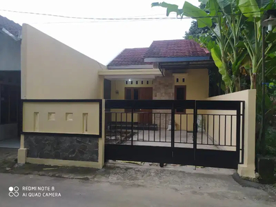 jual rumah Utara pasar Godean