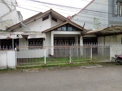 TURANGGA, KOTA BANDUNG. RUMAH DISEWAKAN BARU RENOVASI DI TENGAH KOTA