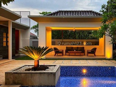 Rumah 2 Lantai Bergaya Resort Bali Terbaik di Ampera - Kemang