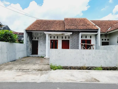 Rumah Apik LT 129m2 Turun Harga Di Tohudan Colomadu