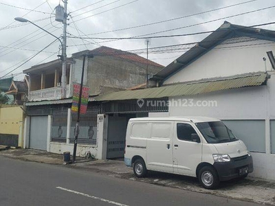 Rumah atau ruang usaha strategis dekat jalan veteran solo