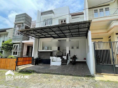 Rumah bagus modern minimalis tengah kota Semarang siap huni dekat tol