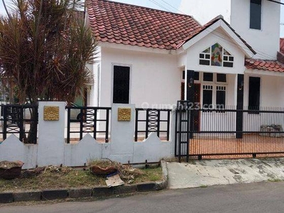 Rumah Bagus Semi Furnished di Vila Melati Mas, Serpong