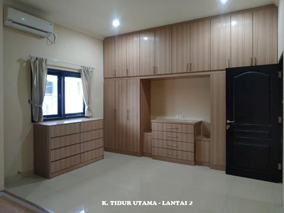 Rumah baru di Tanjung Duren Jakarta Barat 3 lantai Siap Huni lokasi st
