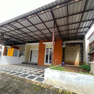 Rumah Beranda Bali BSB City Mijen Dekat Kedaton