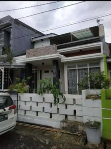 Rumah cantik 2 lantai Griya Paknakkukang Indah Makassar