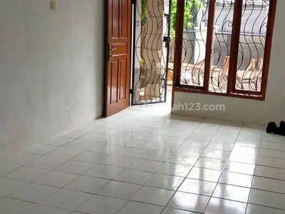 Rumah cantik siap huni di Taman Cibaduyut Indah