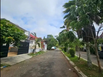 Rumah Jalan Boulevard Di Graha Dewata Joyo Agung Lt 148m malang