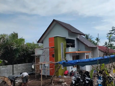 Rumah Lantai 2 Mezzanine Istimewa Di Barat Jalan Palagan Km 14