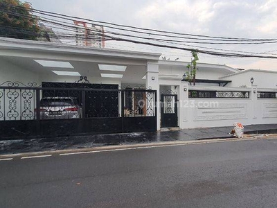Rumah mewah strategis dekat Citos Cilandak Jakarta Selatan