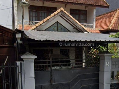 Rumah besar Malang 2 lantai jl Buah Buahan dkt Cybermall