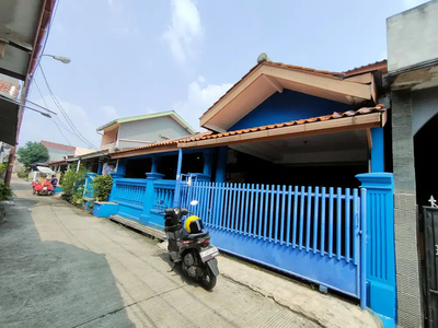 Rumah second 1.5 lantai komplek di Pekayon siap huni Bekasi