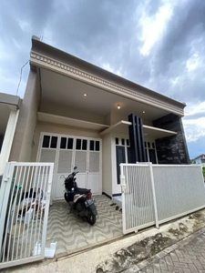 Rumah Villa Plus Perabot Giripurwo Malang