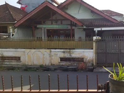 Tanah Bonus Rumah 2 Lantai Dijual, area Denpasar Selatan