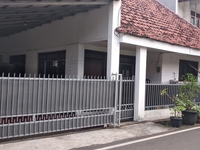 Dijual Rumah siap Huni di Jl Kramat Kwitang, Senen Jakarta Pusat