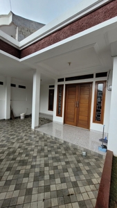 Dijual Rumah Bagus di Villa Bintaro Indah.