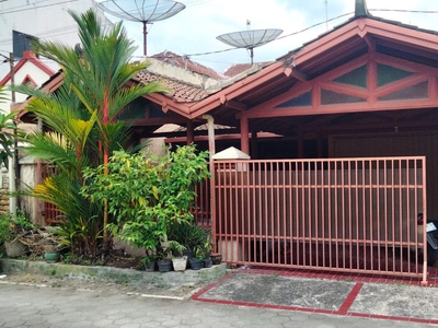Dijual Rumah 2 Lantai Lokasi Strategis Dekat Sindu Kusuma Edupark