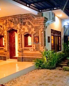 AMR-186.KTT Rumah Style Bali sewa Tahunan Penyaringan Sanur Kauh Dps