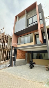 Brand New Townhouse On Progress Area Simatupang