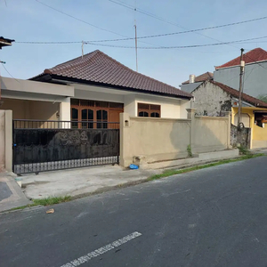 CM75 sewa rumah tukad sungi renon denpasar bali