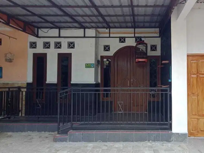 DIKOTRAKAKN RUMAH 4 KAMAR TIDUR DEKAT SAMBILEGI DEPOK SLEMAN JK12044