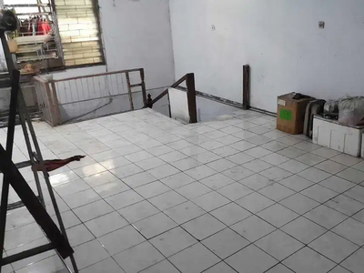 Disewakan Gedung Bekas Showroom Bengkel di Jatiwaringin Bekasi